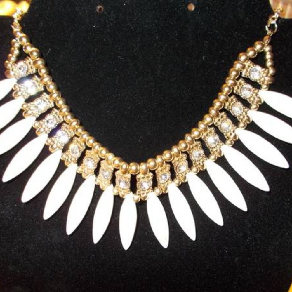 UNIQUE AFRICAN TRIBAL STYLE CHOKER